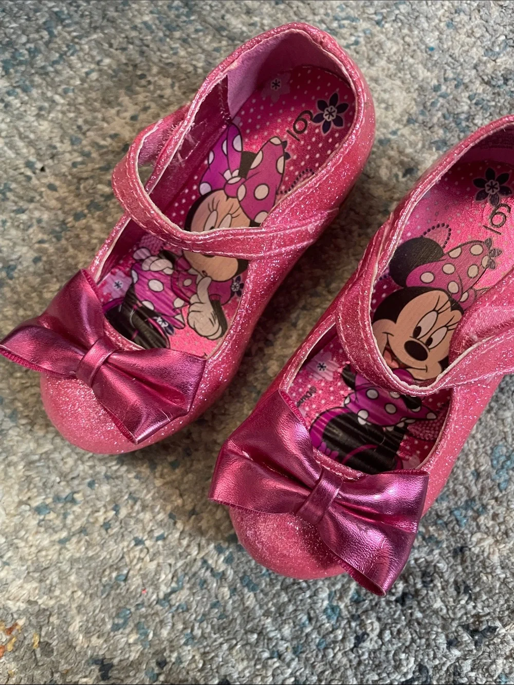 Girls Glitter Minnie Mouse Dress Shoes with Bow - Pink